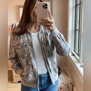 Treasure & Bond women's lightweight camouflage bomber jacket small Nordstrom